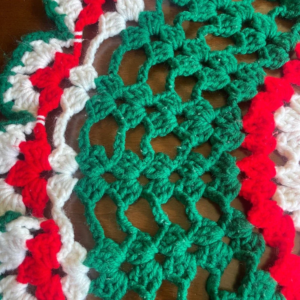 Vintage Christmas Crochet Centerpiece Doily 28